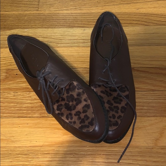 Brown flats - Picture 3 of 5